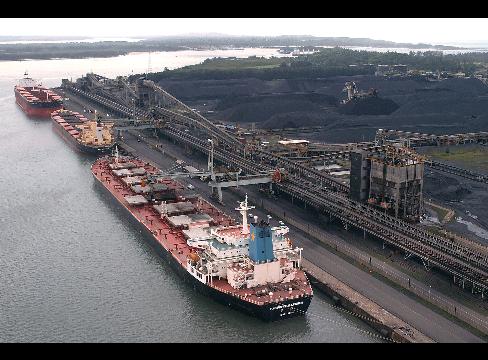 The coal industry needs more coal export terminals on the west coast (Photo by Earth First Journal)