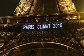 eiffel tower climate image