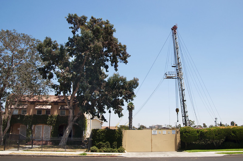 Drill site on Jefferson Blvd. in south Los Angeles. Photo credit: Faces of Fracking, Flickr