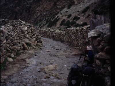 small road in Pakistan. Photo: Mike Kiparsky 