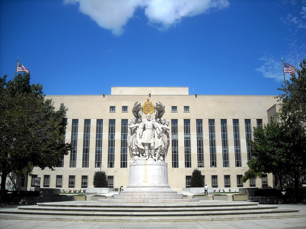 The Major General George Gordon Meade Memorial statue standing in front of the E. Barrett Prettyman United States Courthouse.